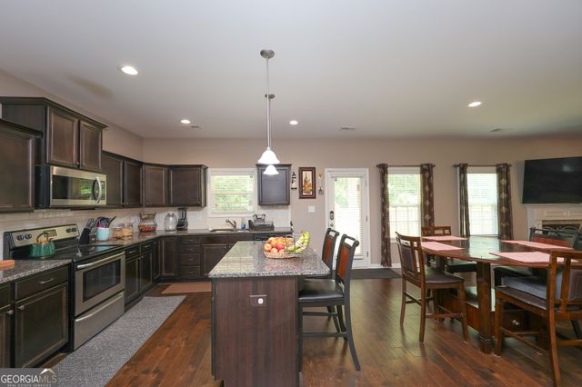 217 Briandwood Drive, Newnan, GA 30265