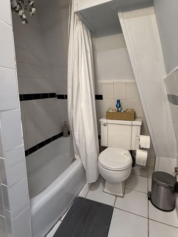 6 Rice St. 3, Cambridge, MA 02140