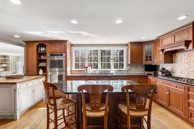 3 Buchan Road, Andover, MA 01810