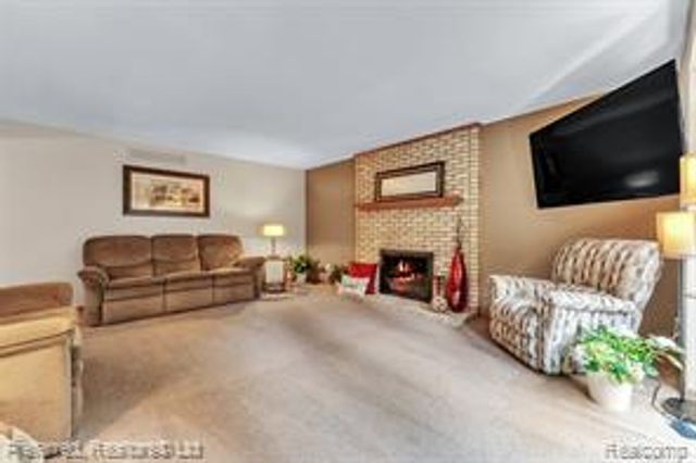 20155 Wayne Road, Livonia, MI 48152