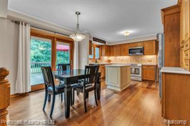 20155 Wayne Road, Livonia, MI 48152