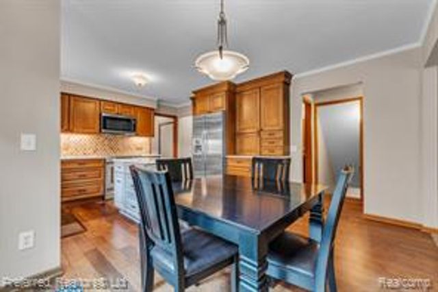 20155 Wayne Road, Livonia, MI 48152