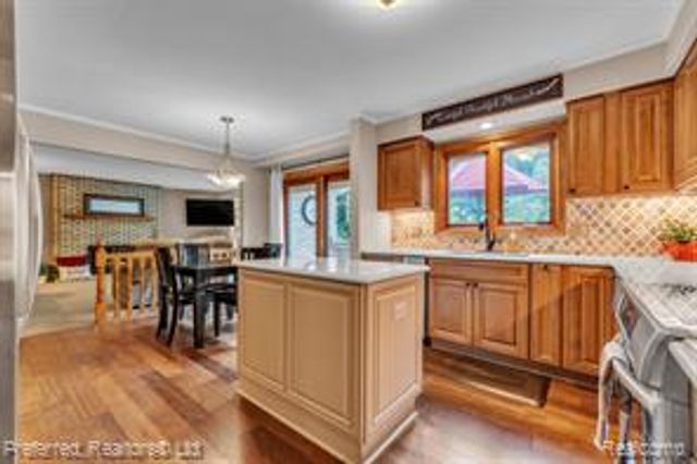 20155 Wayne Road, Livonia, MI 48152