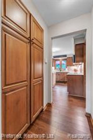 20155 Wayne Road, Livonia, MI 48152