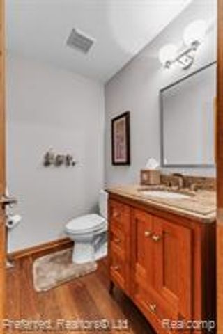 20155 Wayne Road, Livonia, MI 48152