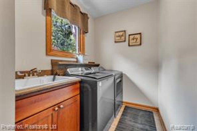 20155 Wayne Road, Livonia, MI 48152