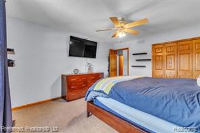 20155 Wayne Road, Livonia, MI 48152