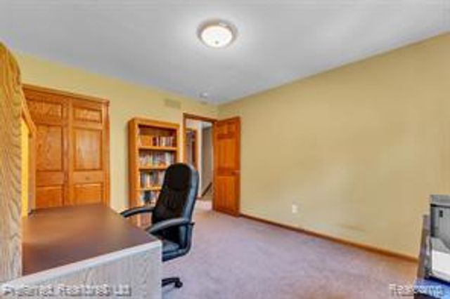 20155 Wayne Road, Livonia, MI 48152