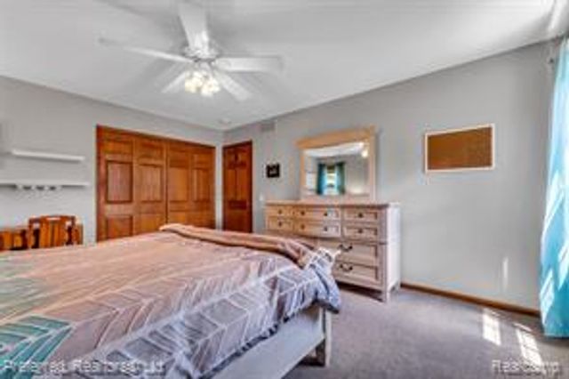 20155 Wayne Road, Livonia, MI 48152