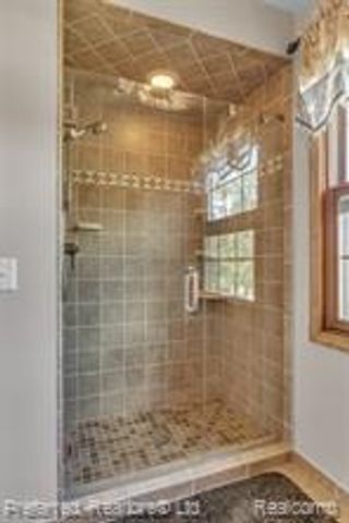20155 Wayne Road, Livonia, MI 48152