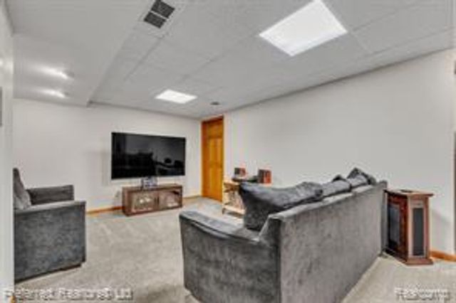 20155 Wayne Road, Livonia, MI 48152