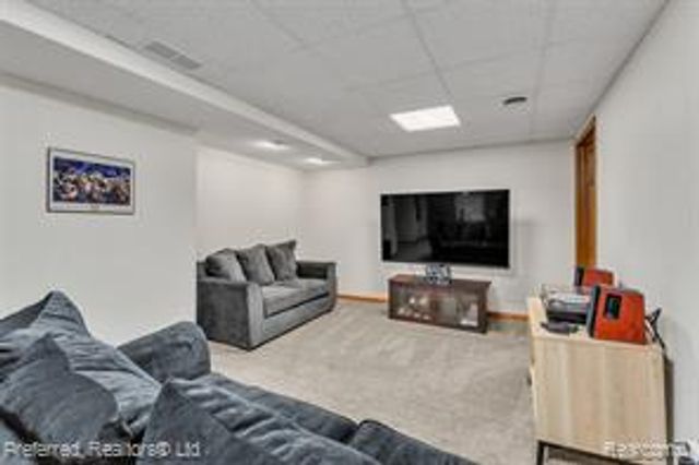 20155 Wayne Road, Livonia, MI 48152