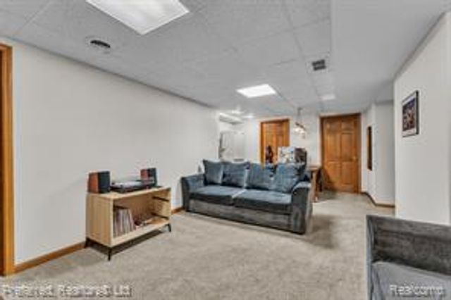 20155 Wayne Road, Livonia, MI 48152
