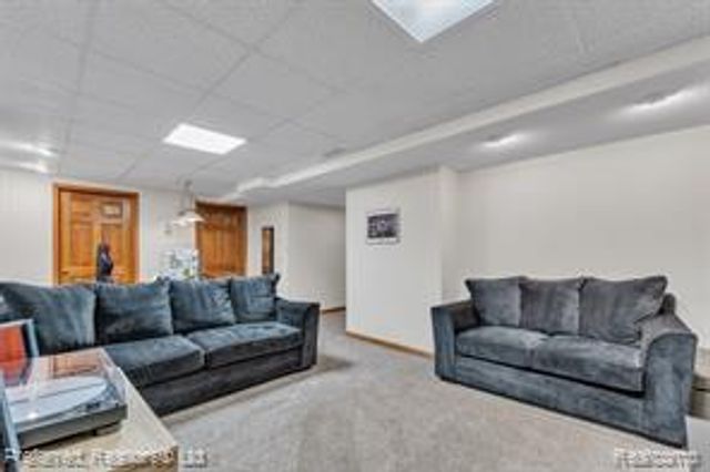 20155 Wayne Road, Livonia, MI 48152