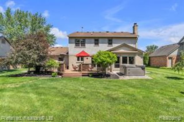 20155 Wayne Road, Livonia, MI 48152