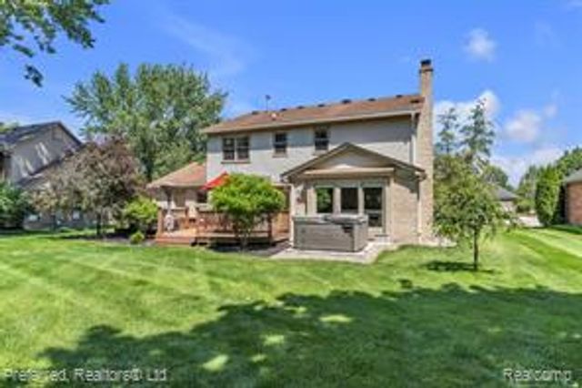 20155 Wayne Road, Livonia, MI 48152