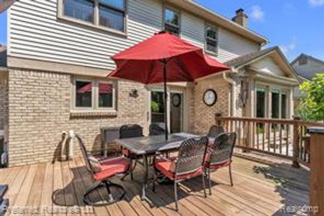 20155 Wayne Road, Livonia, MI 48152