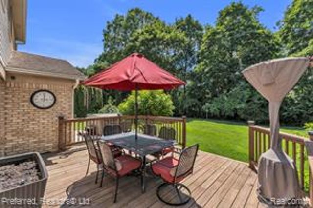 20155 Wayne Road, Livonia, MI 48152