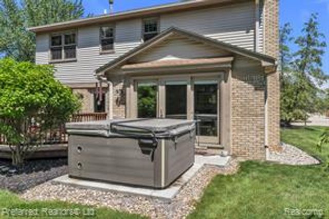 20155 Wayne Road, Livonia, MI 48152