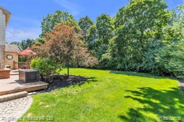 20155 Wayne Road, Livonia, MI 48152