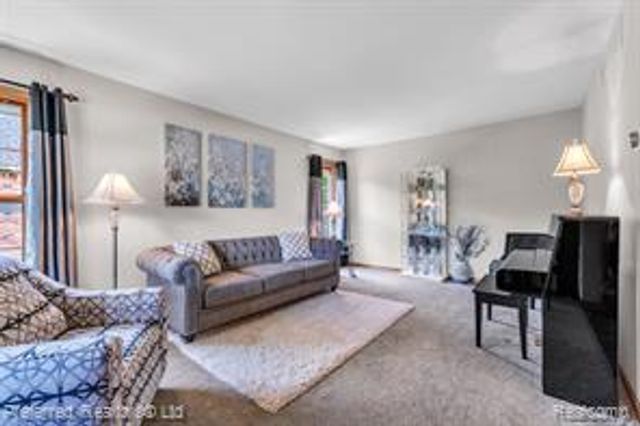 20155 Wayne Road, Livonia, MI 48152