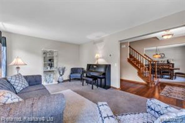 20155 Wayne Road, Livonia, MI 48152