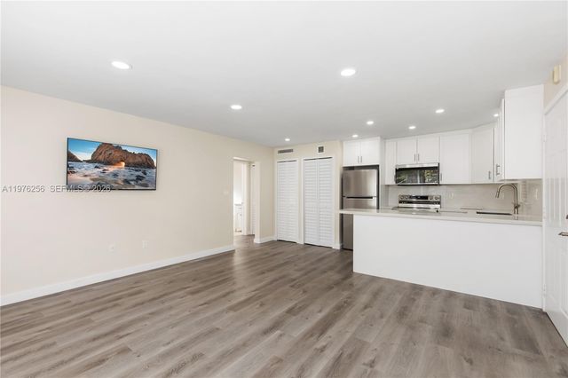 3101 SW 27th Ave 204, Miami, FL 33133