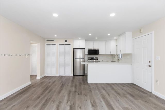 3101 SW 27th Ave 204, Miami, FL 33133