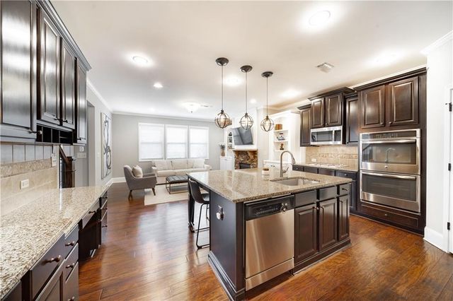 7740 Stratford Lane, Atlanta, GA 30350