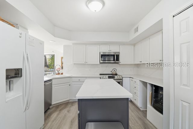 17 Lake Forest Dr Apt 3348, Hilton Head Island, SC 29928