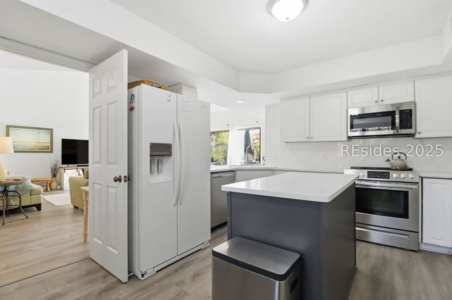 17 Lake Forest Dr Apt 3348, Hilton Head Island, SC 29928