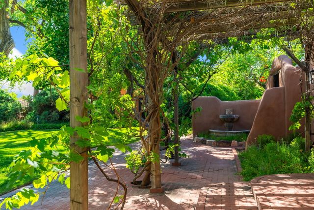 1144 Andrews Lane, Corrales, NM 87048