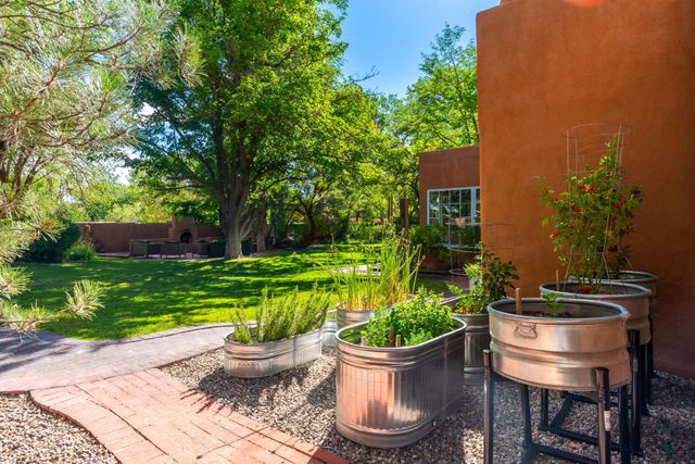1144 Andrews Lane, Corrales, NM 87048