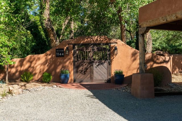 1144 Andrews Lane, Corrales, NM 87048