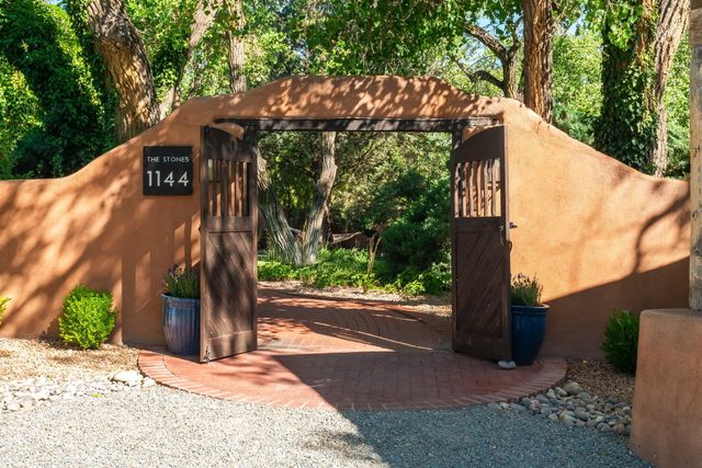 1144 Andrews Lane, Corrales, NM 87048