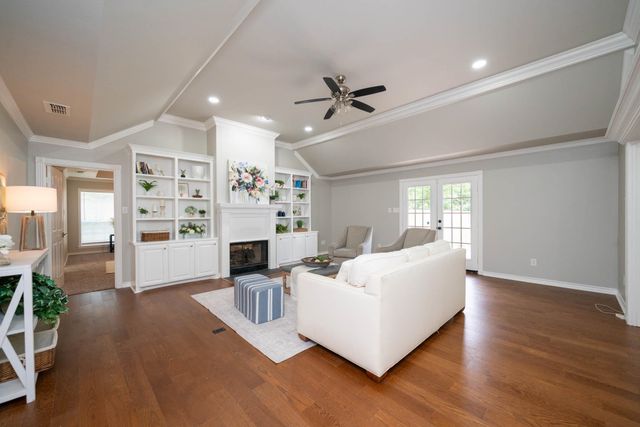 1427 S Wall Ave, Tyler, TX 75701