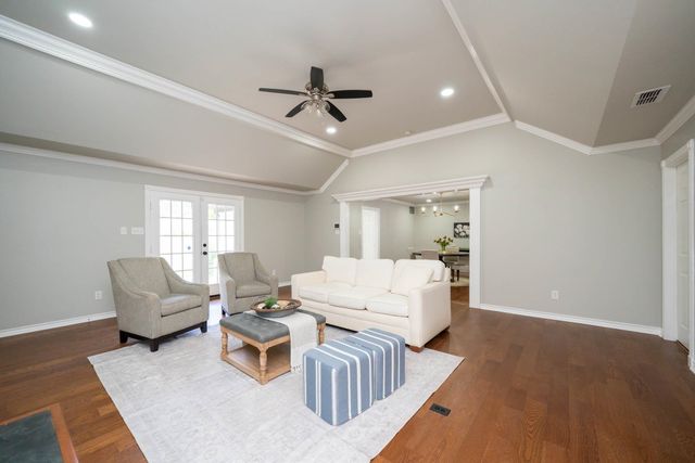 1427 S Wall Ave, Tyler, TX 75701