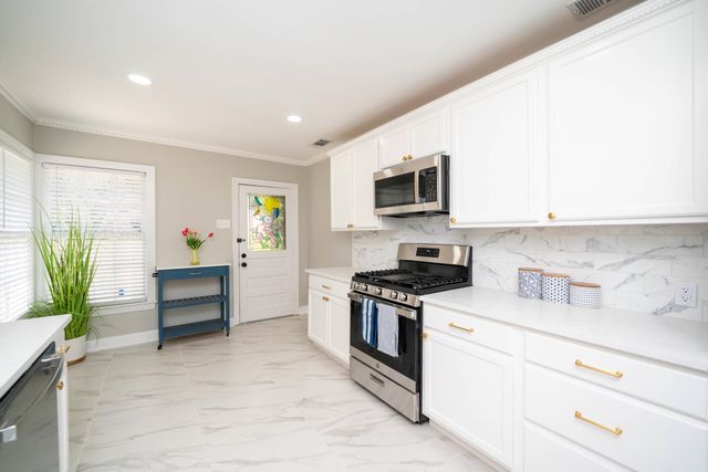 1427 S Wall Ave, Tyler, TX 75701