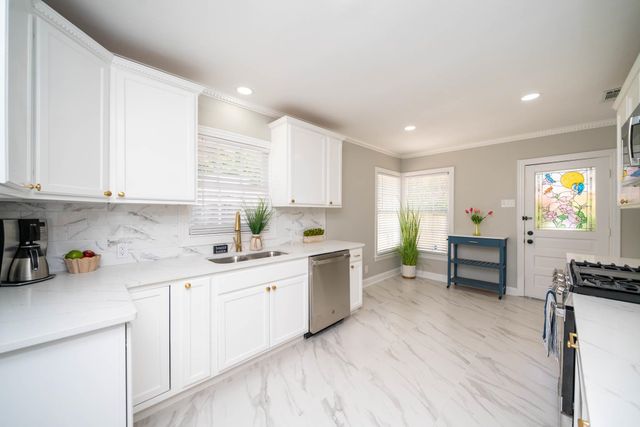 1427 S Wall Ave, Tyler, TX 75701
