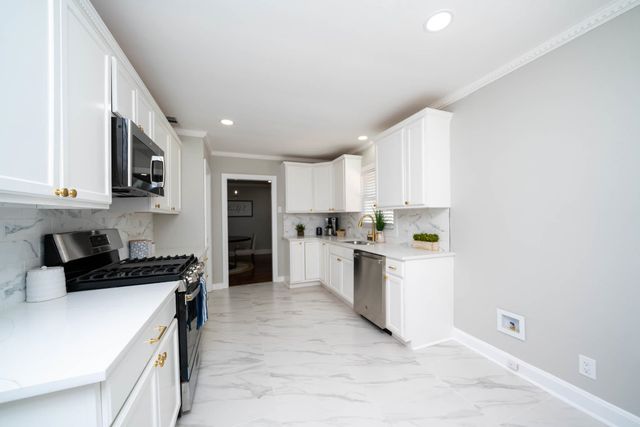 1427 S Wall Ave, Tyler, TX 75701