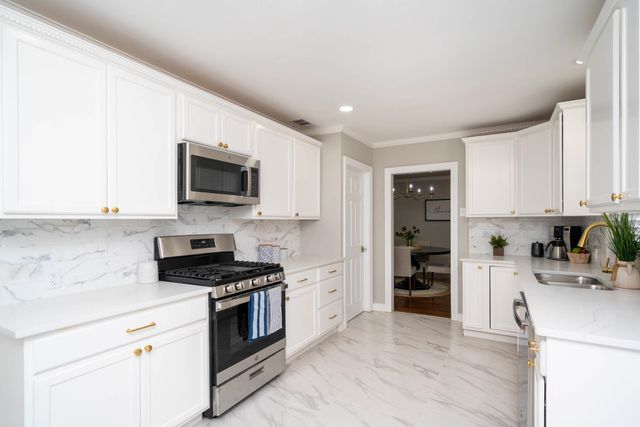 1427 S Wall Ave, Tyler, TX 75701