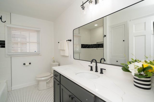 1427 S Wall Ave, Tyler, TX 75701