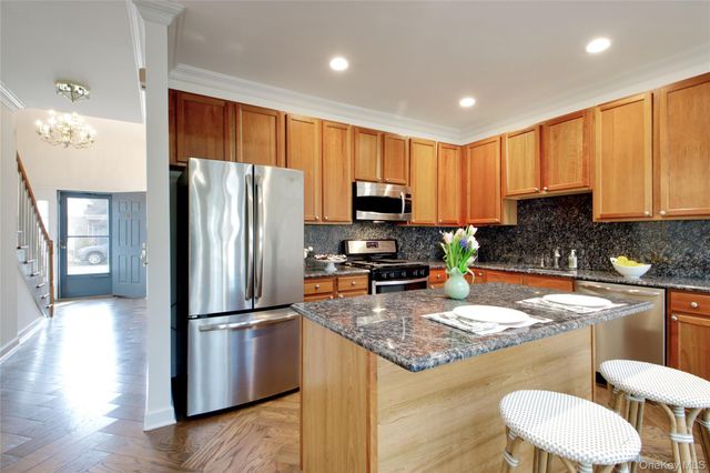 145 Pond View Drive, Port Washington, NY 11050