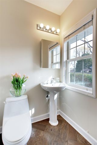 145 Pond View Drive, Port Washington, NY 11050