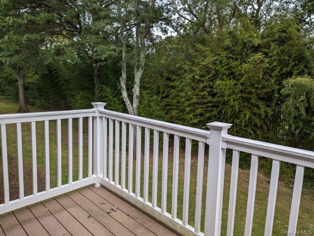 11A Hemlock Drive 8, Bay Shore, NY 11706