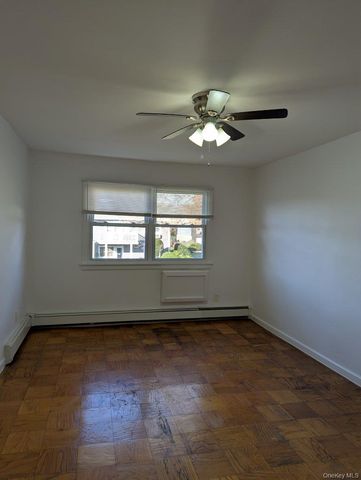 11A Hemlock Drive 8, Bay Shore, NY 11706