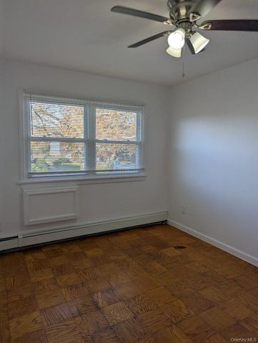 11A Hemlock Drive 8, Bay Shore, NY 11706