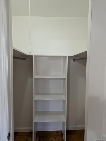 11A Hemlock Drive 8, Bay Shore, NY 11706