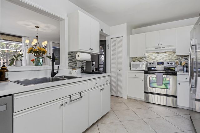 5803 Fox Hollow Drive B, Boca Raton, FL 33486