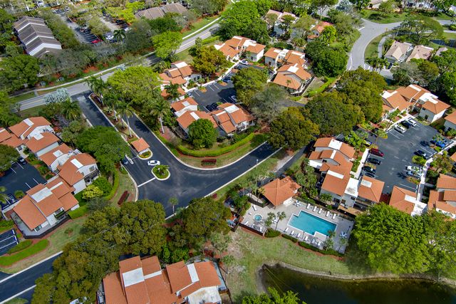5803 Fox Hollow Drive B, Boca Raton, FL 33486